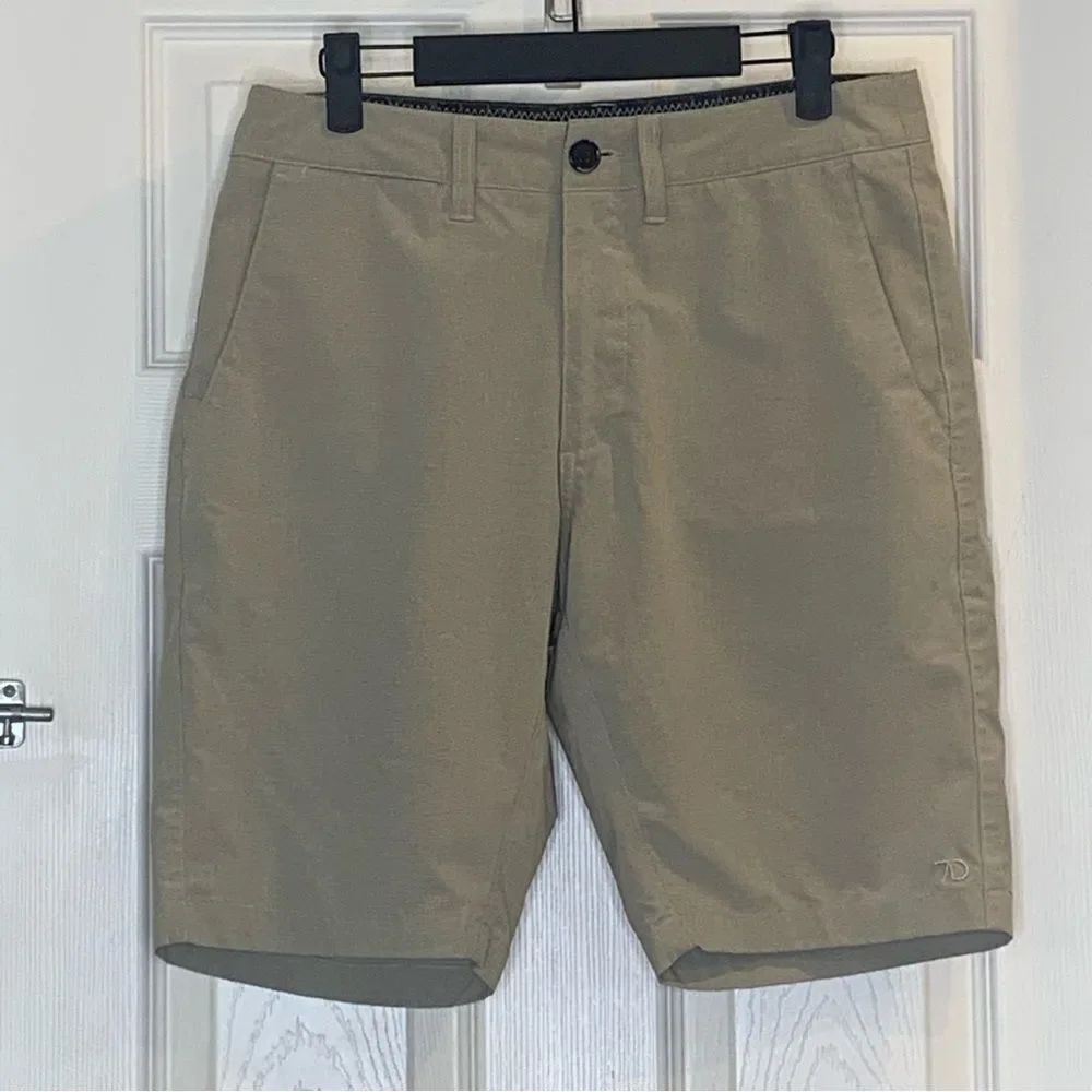 7 Diamonds Momentum Performance Shorts Size 29
